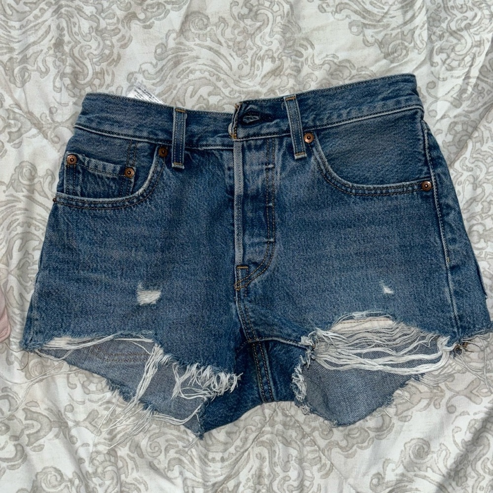 DARK BLUE LEVIS 501 Shorts | waist: 24